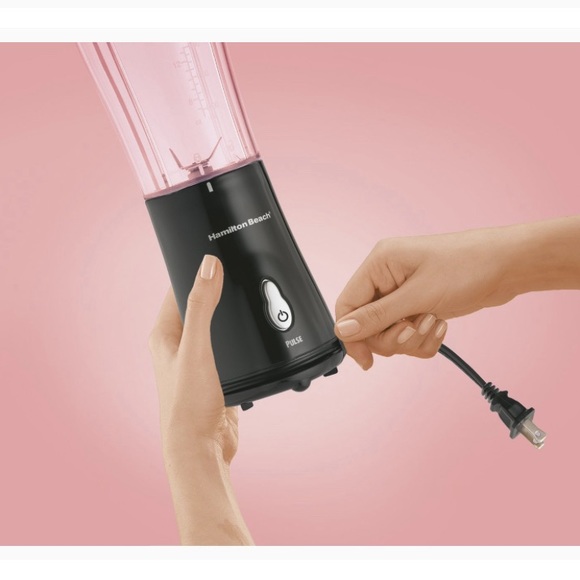 Brand New Hamilton Beach 51101B Personal Blender with Travel Lid, Black - Picture 3 of 4